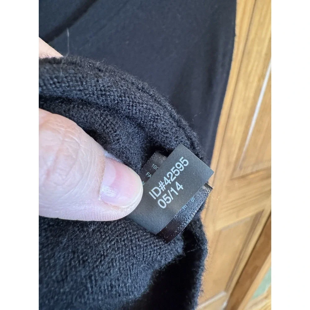 Express Merino‎ Wool V-Neck Sweater Black Men's Medium Extra Fine Knit